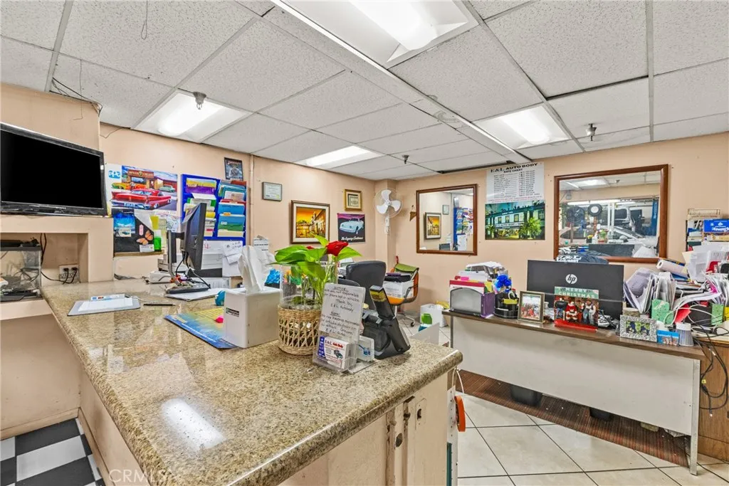 715 Witmer, Los Angeles, California 90017 — photo 5