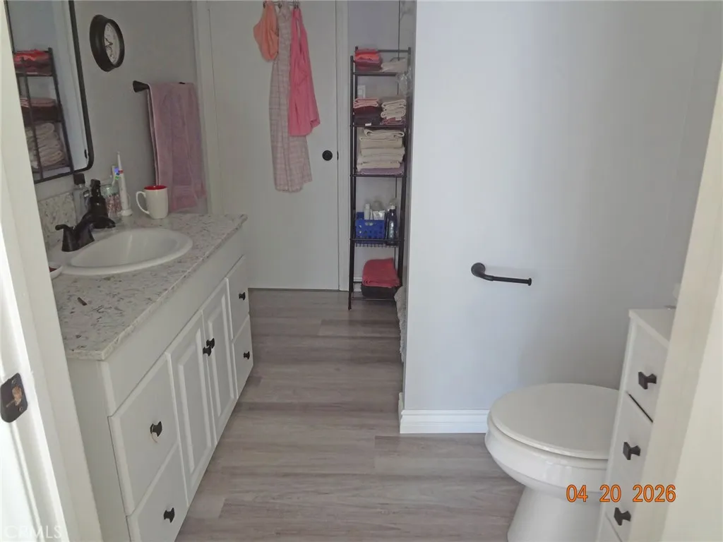 vanity & toilet for bedroom 2