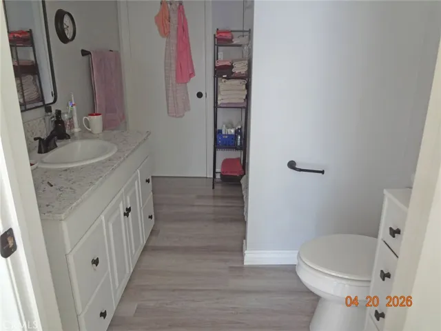 vanity & toilet for bedroom 2