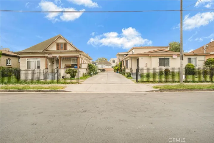 886 E 43rd Place, Los Angeles, California 90011