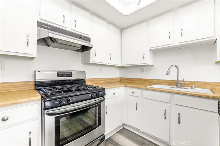 15214 S Raymond Avenue 111, Gardena, California 90247