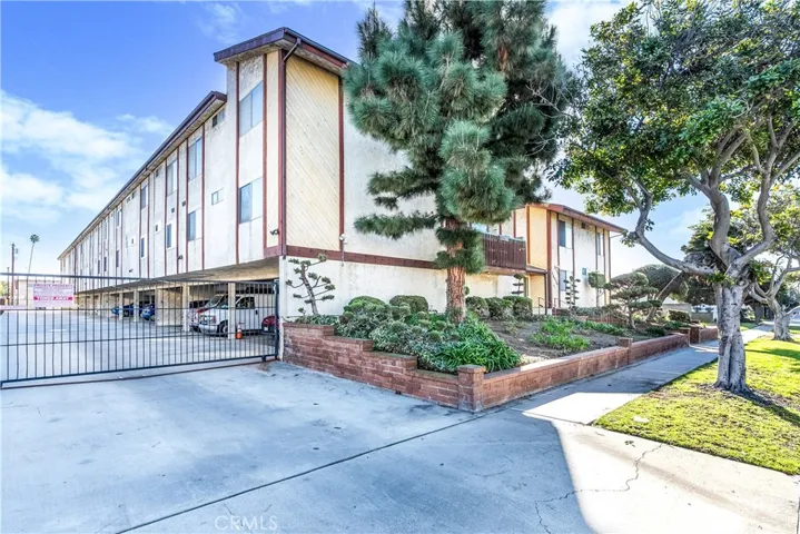15214 S Raymond Avenue 111, Gardena, California 90247