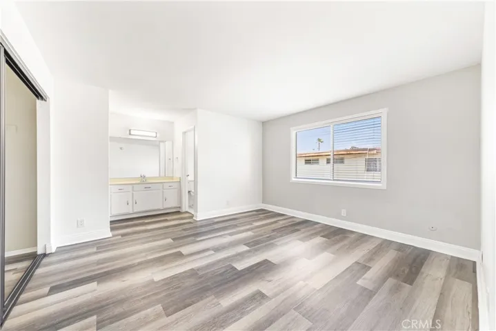 15214 S Raymond Avenue 111, Gardena, California 90247