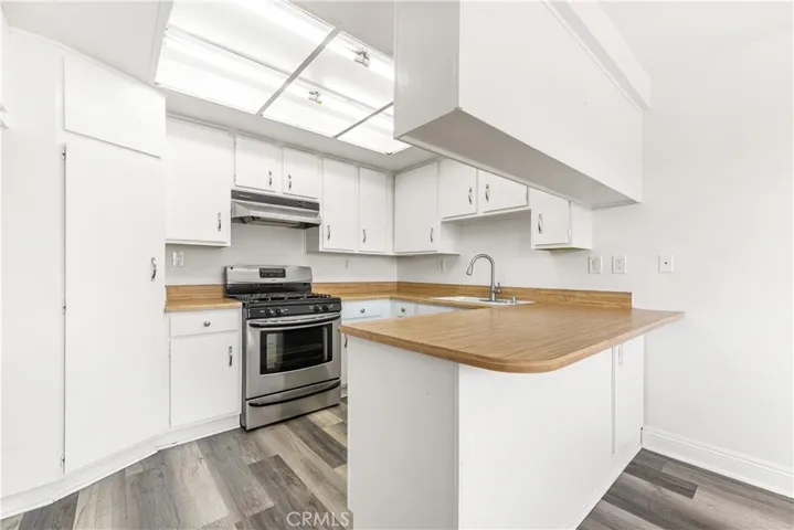 15214 S Raymond Avenue 111, Gardena, California 90247
