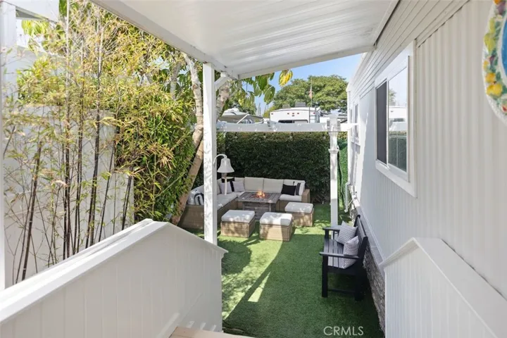 DECK LEADS TO YOUR OASIS