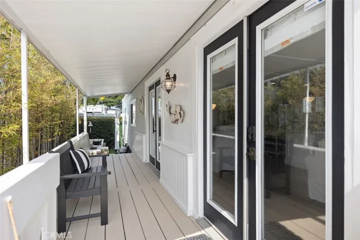 PRIVATE DECK