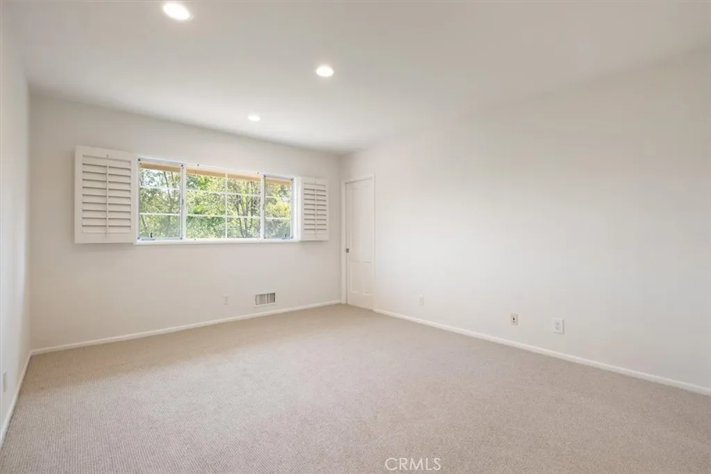 Upper level Bedroom 2