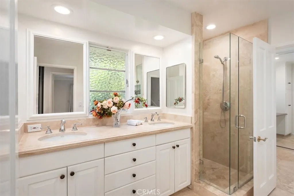 Full bath ground floor