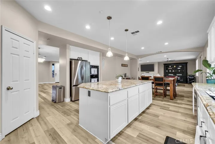 Dinning & Kitchen
