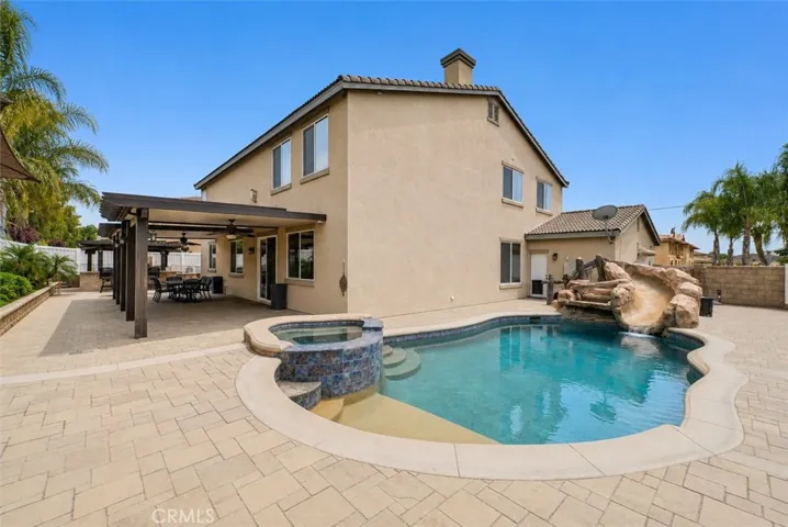 Resort Style Living Pool, Spa, Fountain, Grill and Firepit
