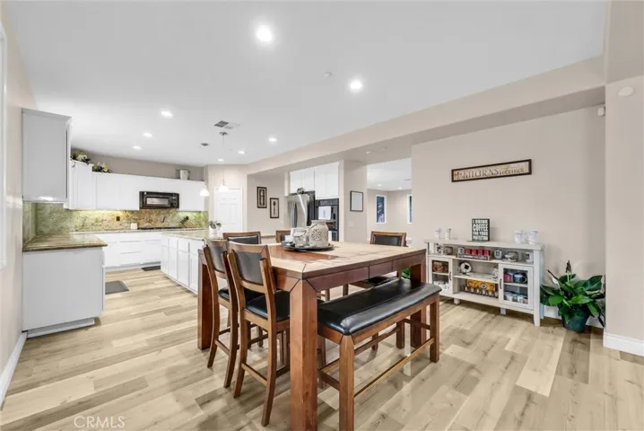 Dinning & Kitchen