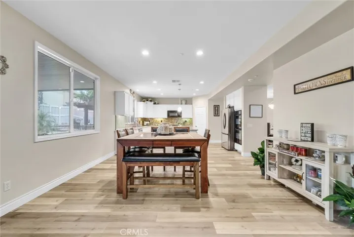 Dinning & Kitchen