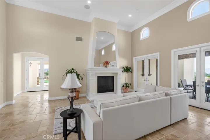 6355 Cresthaven, Riverside, California 92506