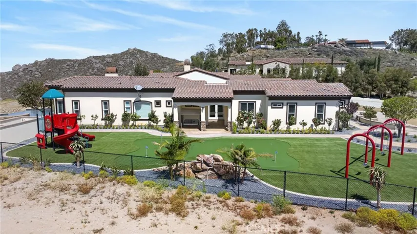 6355 Cresthaven, Riverside, California 92506