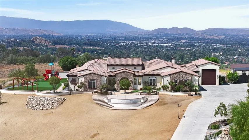 6355 Cresthaven, Riverside, California 92506