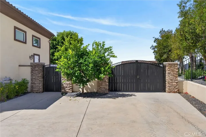 6355 Cresthaven, Riverside, California 92506