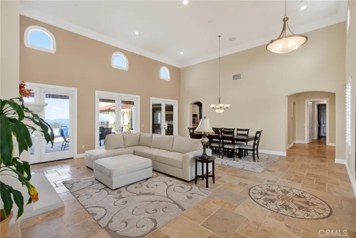 6355 Cresthaven, Riverside, California 92506