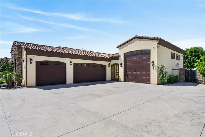 6355 Cresthaven, Riverside, California 92506