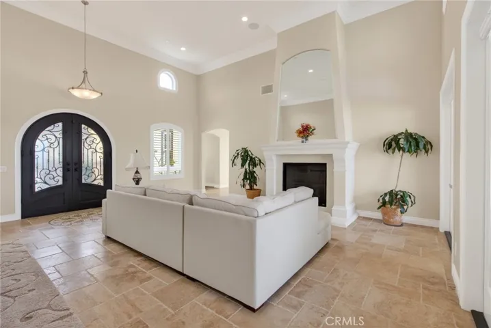 6355 Cresthaven, Riverside, California 92506