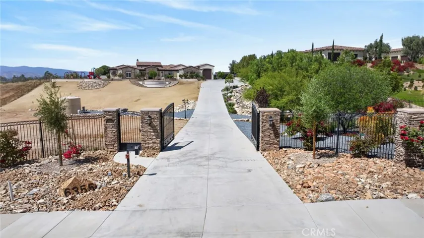 6355 Cresthaven, Riverside, California 92506