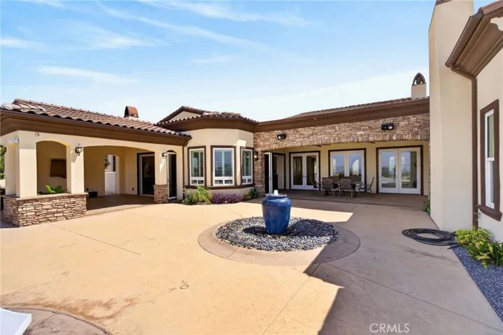 6355 Cresthaven, Riverside, California 92506