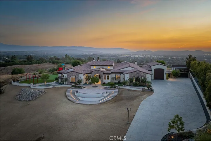 6355 Cresthaven, Riverside, California 92506
