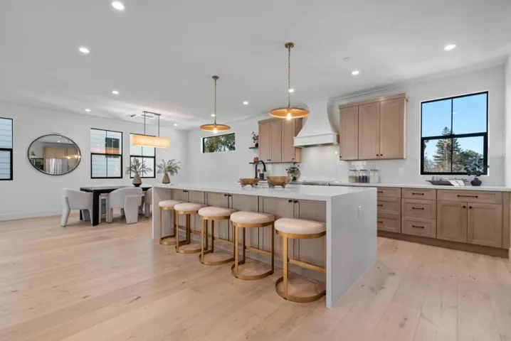44 Sunnyside Avenue, Campbell, California 95008
