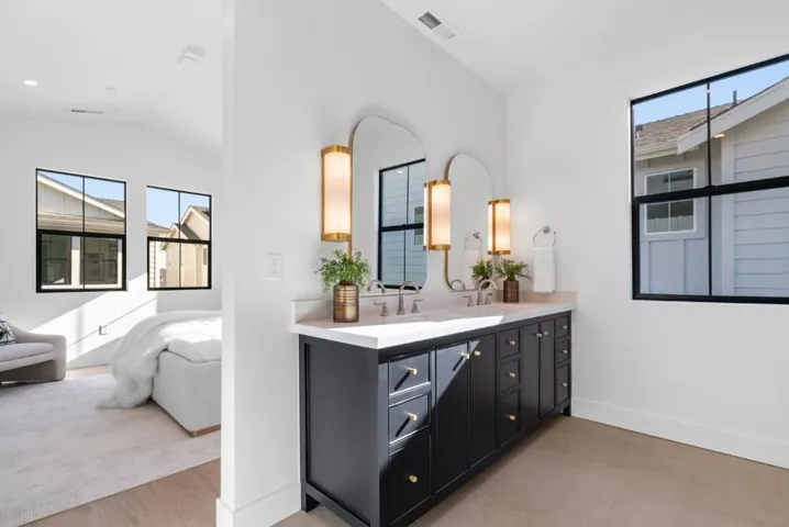 44 Sunnyside Avenue, Campbell, California 95008