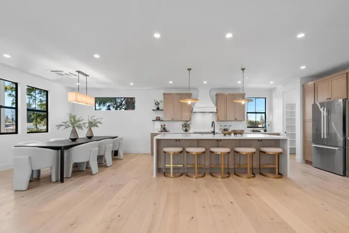 44 Sunnyside Avenue, Campbell, California 95008