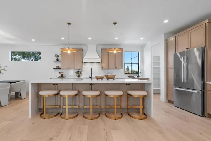 44 Sunnyside Avenue, Campbell, California 95008
