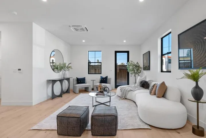 44 Sunnyside Avenue, Campbell, California 95008