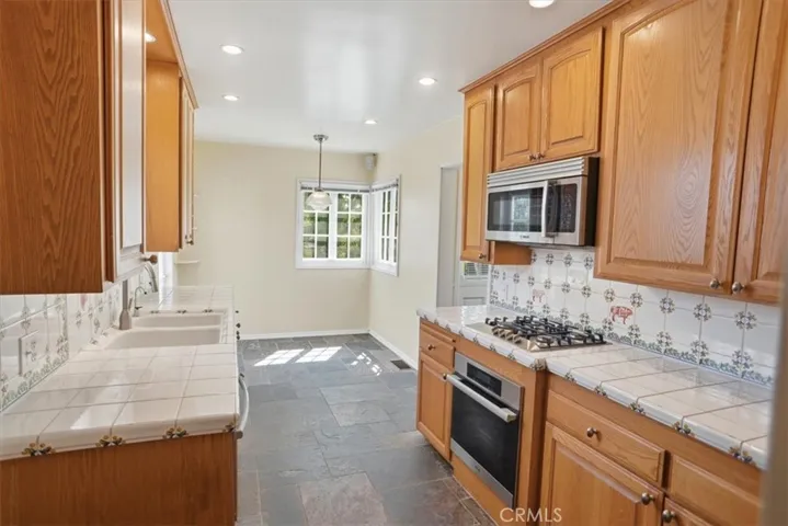 1973 Harding Avenue, Altadena, California 91001