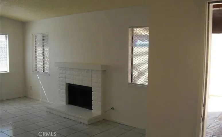 East Avenue S1, Palmdale, California 93550