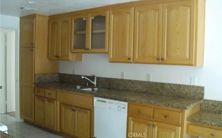 East Avenue S1, Palmdale, California 93550