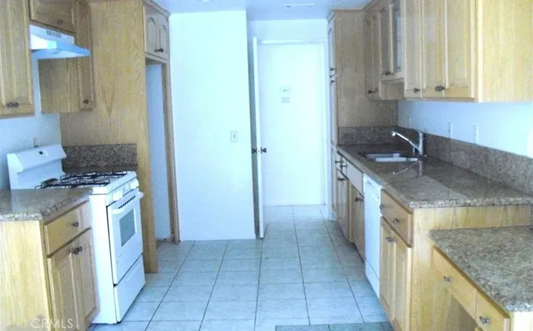 East Avenue S1, Palmdale, California 93550