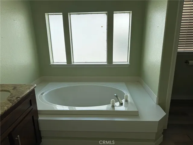 Oval tub.