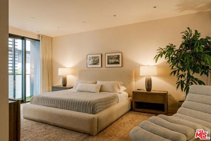702 N Doheny Drive Th25, West Hollywood, California 90069
