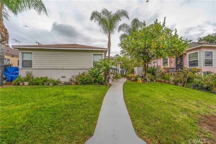 Front yard view