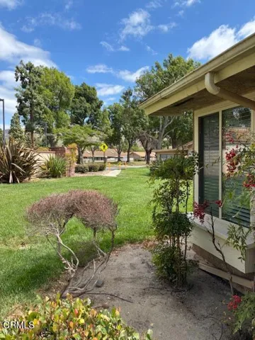 11240 walk way to gate
