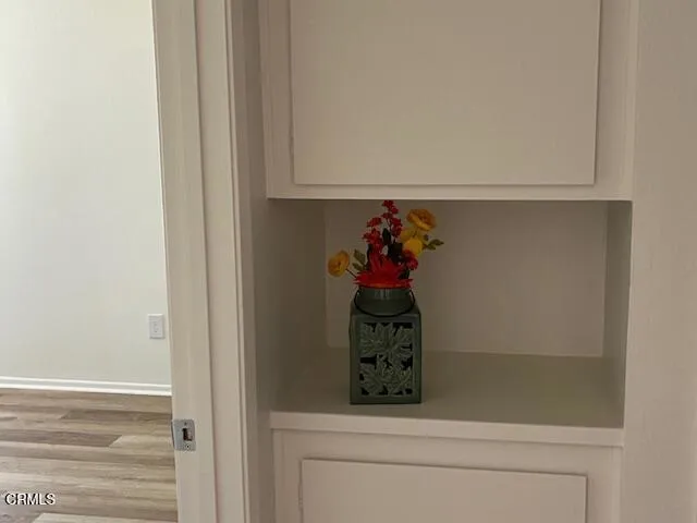 11240 linen closet