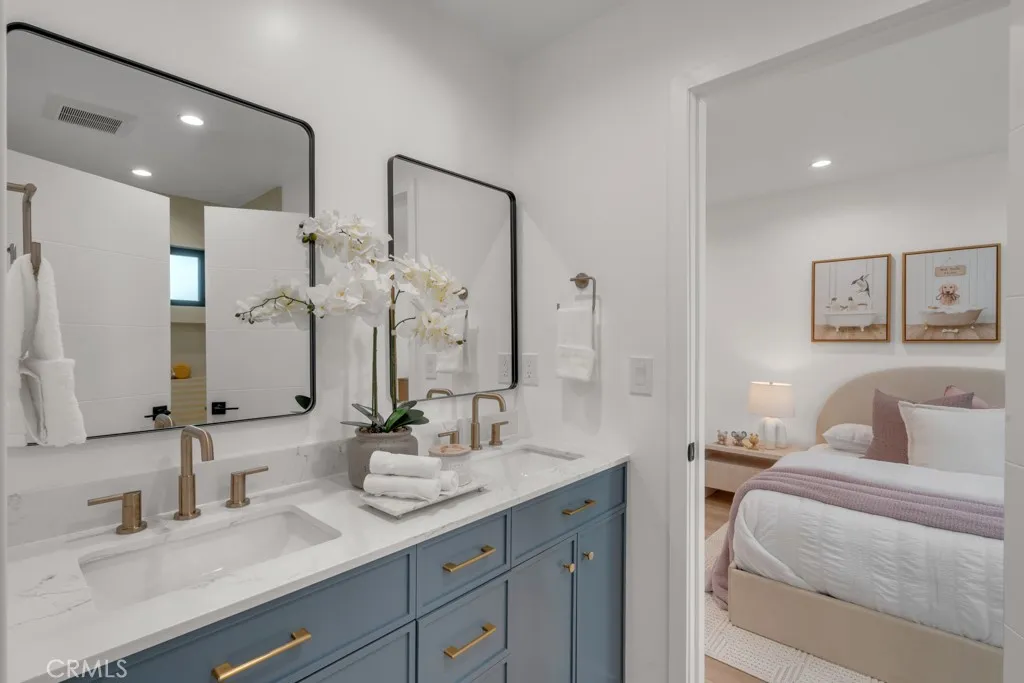 2nd Floor Jack and Jill Bath