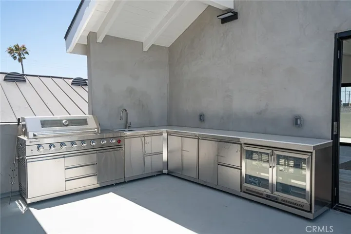 3rd Floor Rooftop Outdoor Kitchen