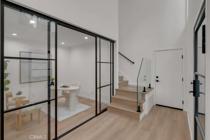 1st Floor Entry