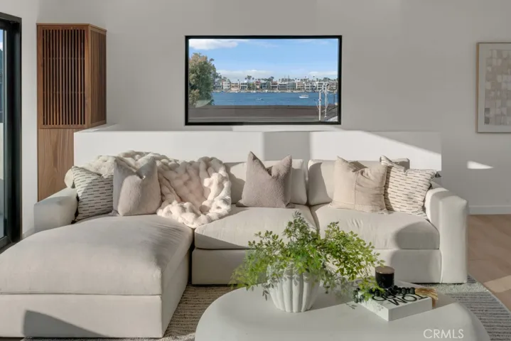 3rd Floor Family Room
