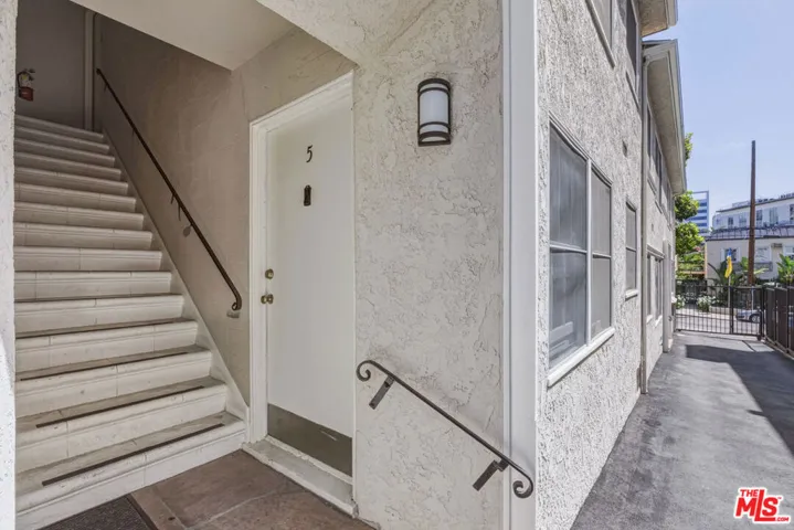 1643 N Formosa Avenue 5, Los Angeles, California 90046