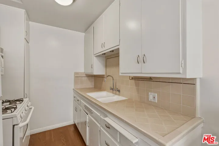 1643 N Formosa Avenue 5, Los Angeles, California 90046