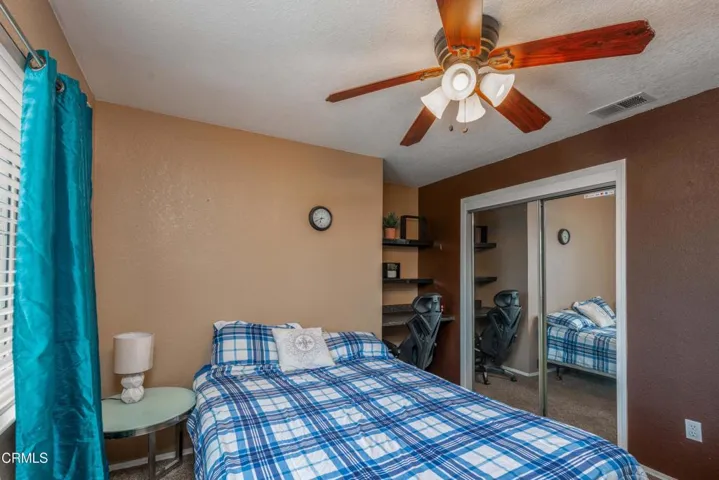 25_bedroom_5
