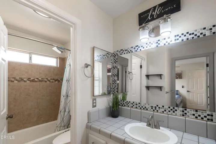 32_master_bathroom_4