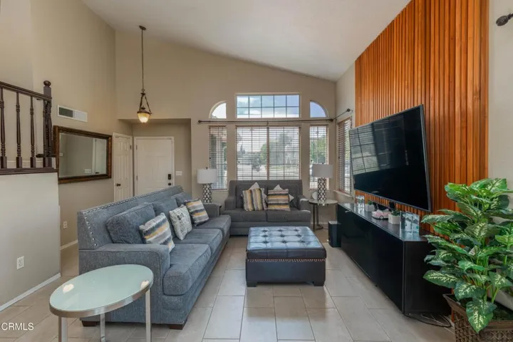 11_living_room_2