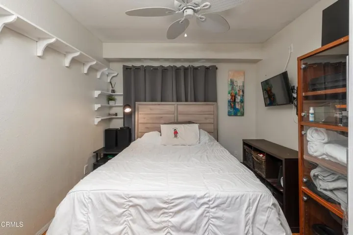 22_bedroom_2